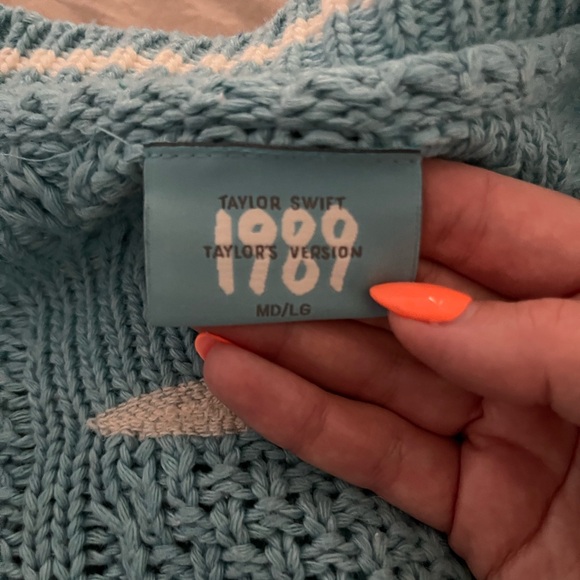 1989 Taylor’s Version Cardigan - Picture 2 of 3